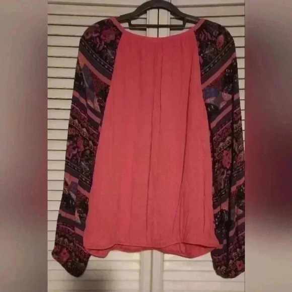 Soft surrounding blouse - Picture 2 of 3